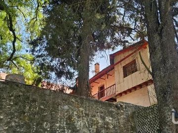 FINCA EN VENTA EN EL CENTRO DEL PUEBLO MAGICO DE RFEAL DEL MONTE,HIDALGO