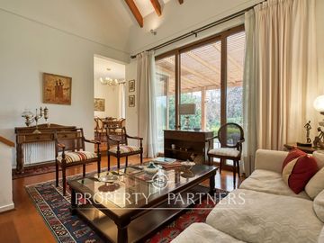 Venta de hermosa y acogedora casa en Arboretum, Peñalolén