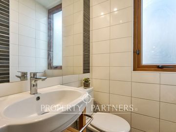 Venta de hermosa y acogedora casa en Arboretum, Peñalolén