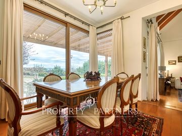 Venta de hermosa y acogedora casa en Arboretum, Peñalolén