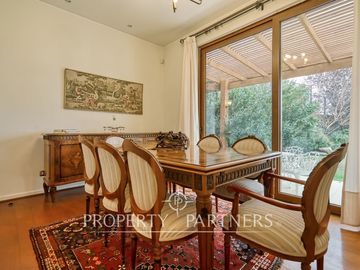 Venta de hermosa y acogedora casa en Arboretum, Peñalolén