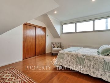 Venta de hermosa y acogedora casa en Arboretum, Peñalolén
