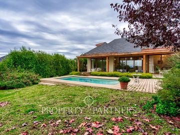 Venta de hermosa y acogedora casa en Arboretum, Peñalolén