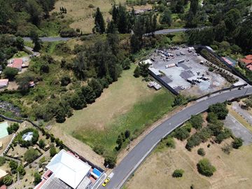 Terreno en  venta en Mirasierra a metros del CROE