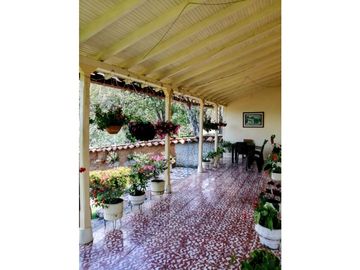 VENTA DE CASA INDEPENDIENTE EN SOPETRAN