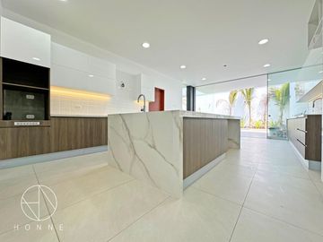Casa de Estreno en La Molina Vieja!!