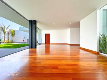 Casa de Estreno en La Molina Vieja!!