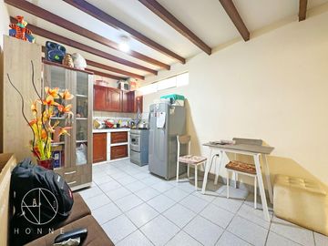 Venta de Edificio de tres pisos a precio de Ocasión!