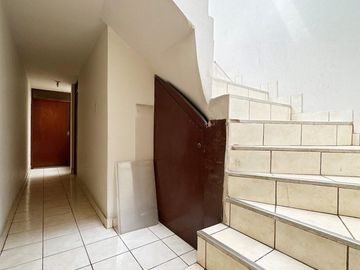 Venta de Edificio de tres pisos a precio de Ocasión!