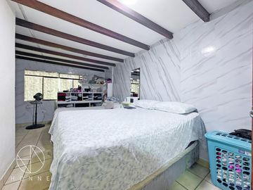 Venta de Edificio de tres pisos a precio de Ocasión!