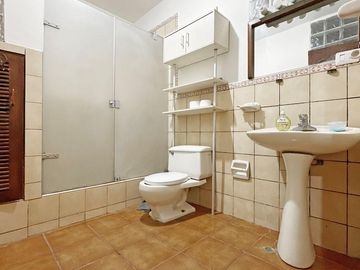 Venta de Edificio de tres pisos a precio de Ocasión!