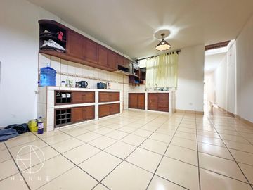 Venta de Edificio de tres pisos a precio de Ocasión!
