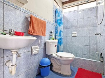 Venta de Edificio de tres pisos a precio de Ocasión!