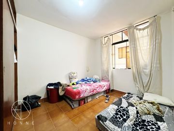 Venta de Edificio de tres pisos a precio de Ocasión!