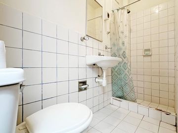 Venta de Edificio de tres pisos a precio de Ocasión!