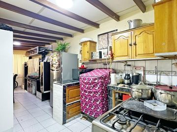 Venta de Edificio de tres pisos a precio de Ocasión!