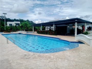 VENTA DE CASA EN CONDOMINIO SOPETRAN