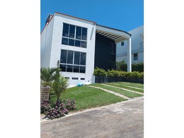 VENTA DE FINCA DENTRO DE CONDOMINIO SANTAFE DE ANTIOQUIA