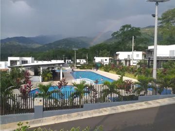 Venta De Casa En Condominio Sopetran