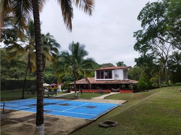 VENTA DE FINCA EN SANTA FE DE ANTIOQUIA