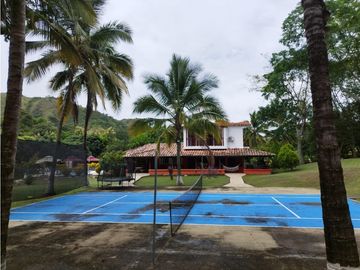 VENTA DE FINCA EN SANTA FE DE ANTIOQUIA
