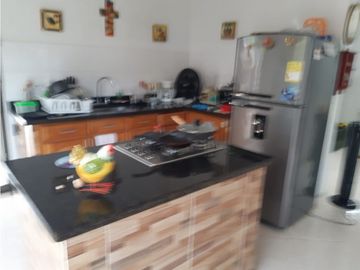 VENTA DE CASA EN UNIDAD SOPETRAN