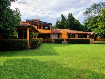 VENTA DE FINCA EN PARCELACION SANTA FE DE ANTIOQUIA