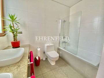 Jardín del Mar, Reñaca. Casa con vista panorámica  de  759 m2.