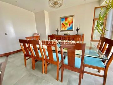 Jardín del Mar, Reñaca. Casa con vista panorámica  de  759 m2.