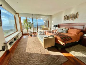 Jardín del Mar, Reñaca. Casa con vista panorámica  de  759 m2.