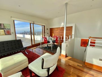 Jardín del Mar, Reñaca. Casa con vista panorámica  de  759 m2.