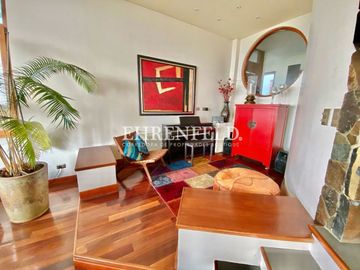 Jardín del Mar, Reñaca. Casa con vista panorámica  de  759 m2.