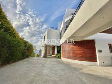Jardín del Mar, Reñaca. Casa con vista panorámica  de  759 m2.