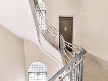 Espectacular loft en edificio a estrenar sobre Plaza Vicente López. Financiación directa