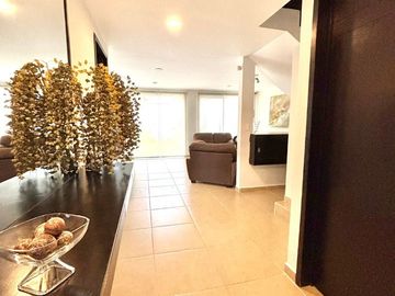 Casa en Venta con amplio jardin en Momoxpan San Pedro Cholula, Puebla