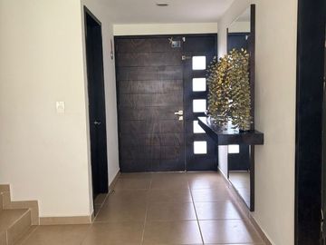 Casa en Venta con amplio jardin en Momoxpan San Pedro Cholula, Puebla
