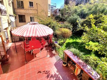 Primer piso 5D-2B-E-B con terraza y jardín.