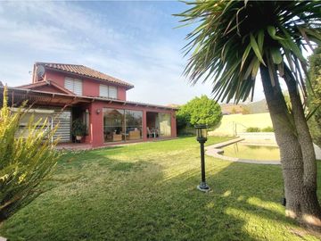 Hermosa Casa No Perimetral 4 D/ 3 B/ Piscina