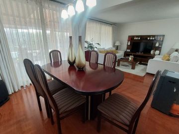Hermosa Casa No Perimetral 4 D/ 3 B/ Piscina