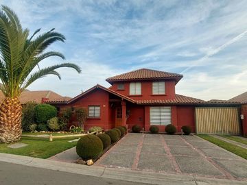 Hermosa Casa No Perimetral 4 D/ 3 B/ Piscina