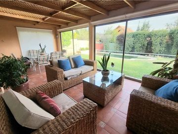 Hermosa Casa No Perimetral 4 D/ 3 B/ Piscina