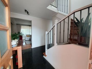 Hermosa Casa No Perimetral 4 D/ 3 B/ Piscina