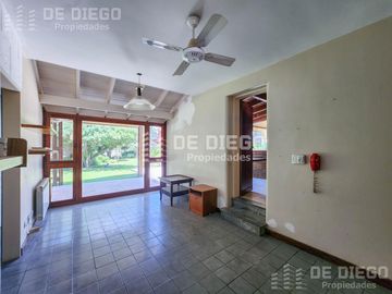 Venta casa 5 ambientes triple lote, pileta y ascensor -  Country San Miguel de Ghiso, Bella Vista