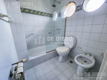 Venta casa 5 ambientes triple lote, pileta y ascensor -  Country San Miguel de Ghiso, Bella Vista
