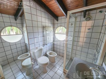 Venta casa 5 ambientes triple lote, pileta y ascensor -  Country San Miguel de Ghiso, Bella Vista