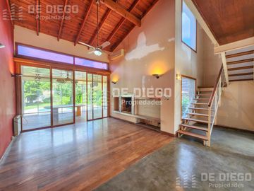 Venta casa 5 ambientes triple lote, pileta y ascensor -  Country San Miguel de Ghiso, Bella Vista