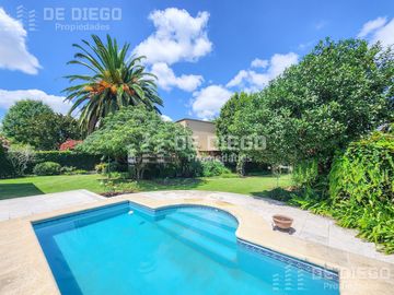 Venta casa 5 ambientes triple lote, pileta y ascensor -  Country San Miguel de Ghiso, Bella Vista