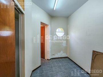 Venta casa 5 ambientes triple lote, pileta y ascensor -  Country San Miguel de Ghiso, Bella Vista