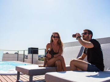 Lencke vende - con renta, 2 ambientes de categoria, suite, balcon/parrilla, edificio c/pileta, gym