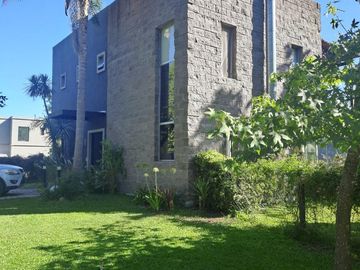 VENTA Casa Fincas De Maschwitz-Maschwitz-Pileta-APTA CREDITO-Radiadores